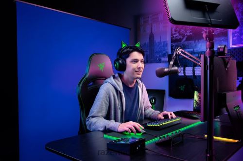 içerik yaratımı Razer arka ekran mavi 44RV4114