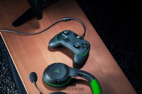 konsol Razer wolverine v2 siyah 44RV4162